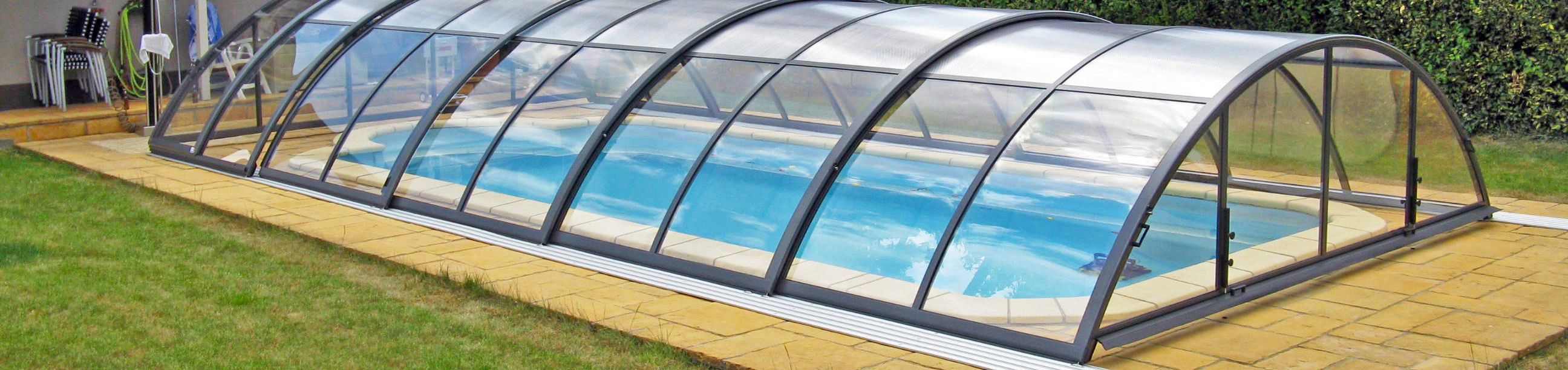 Medium-Height Retractable Pool Enclosures (Bespoke)