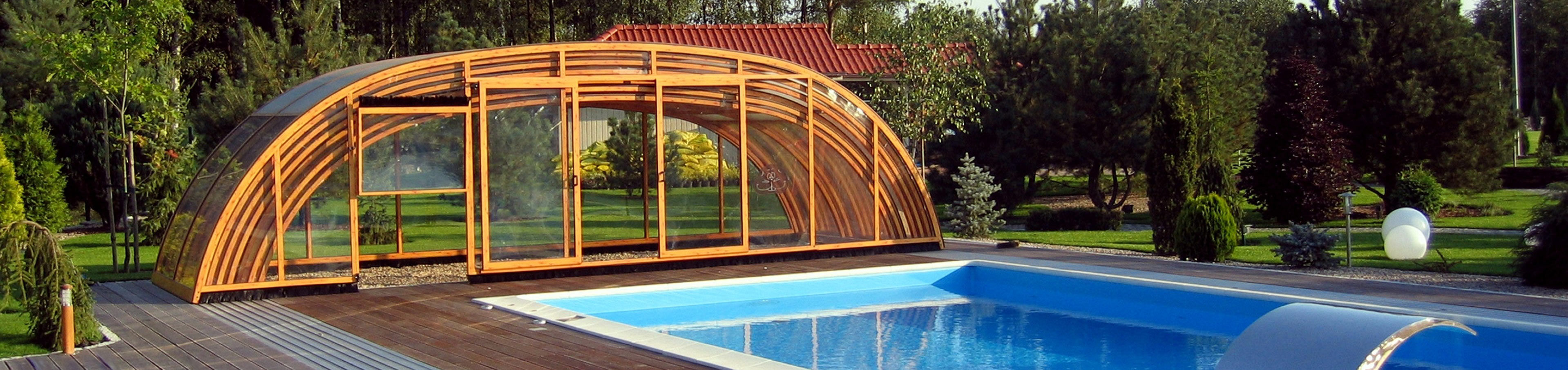 Tropea NEO™ Mid-Level Retractable Pool Enclosure