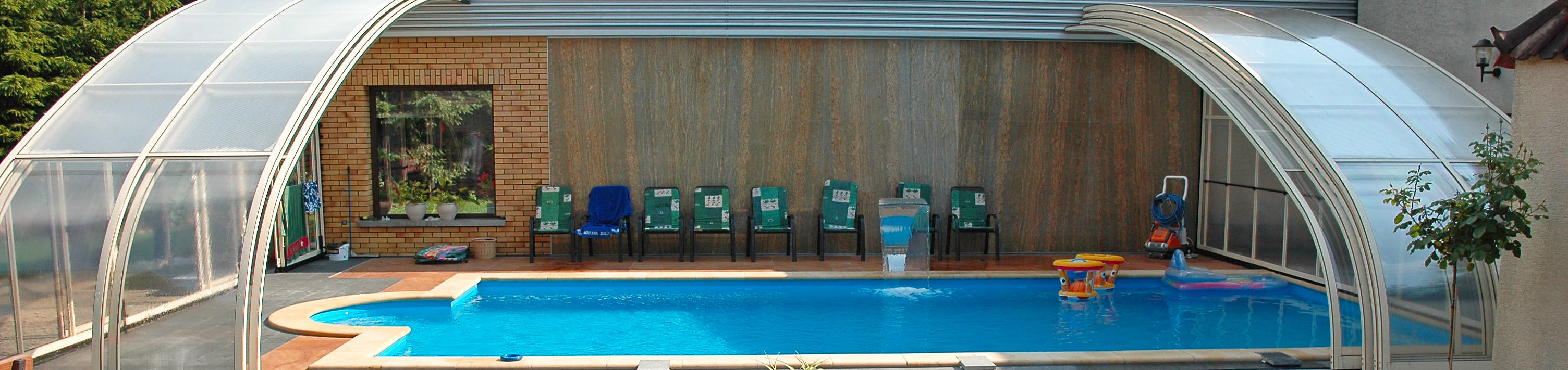 Low-line Retractable Pool Enclosures