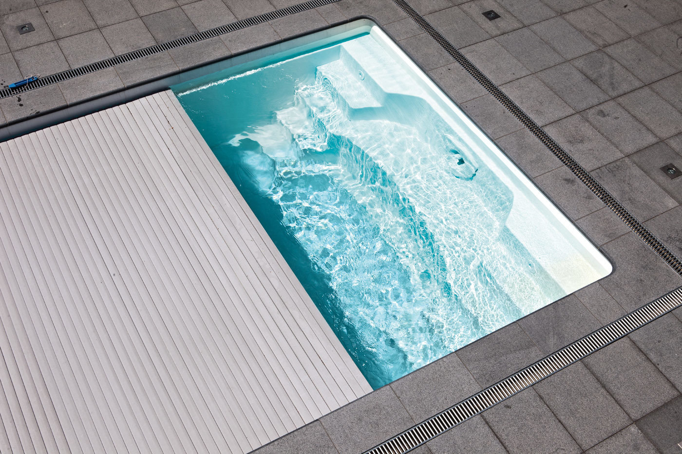 kilo 8.0m ceramic fibreglass core pool steps